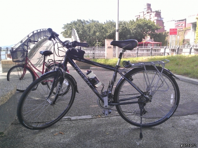 [開箱文] Trek 7100 ,HYBRID,公路混登山的都會車種。