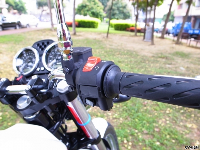 [開箱] (7/29更新) 就是愛復古風!! Moto Guzzi V7 Classic 圖多見諒!