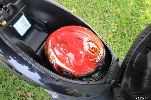 [開箱] 很搞剛的SYM GT125 EVO開箱分享