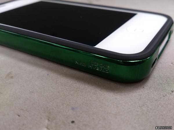 請問有人也使用 SGP Neo Hybrid Case 聖誕 綠版 這款殼嗎