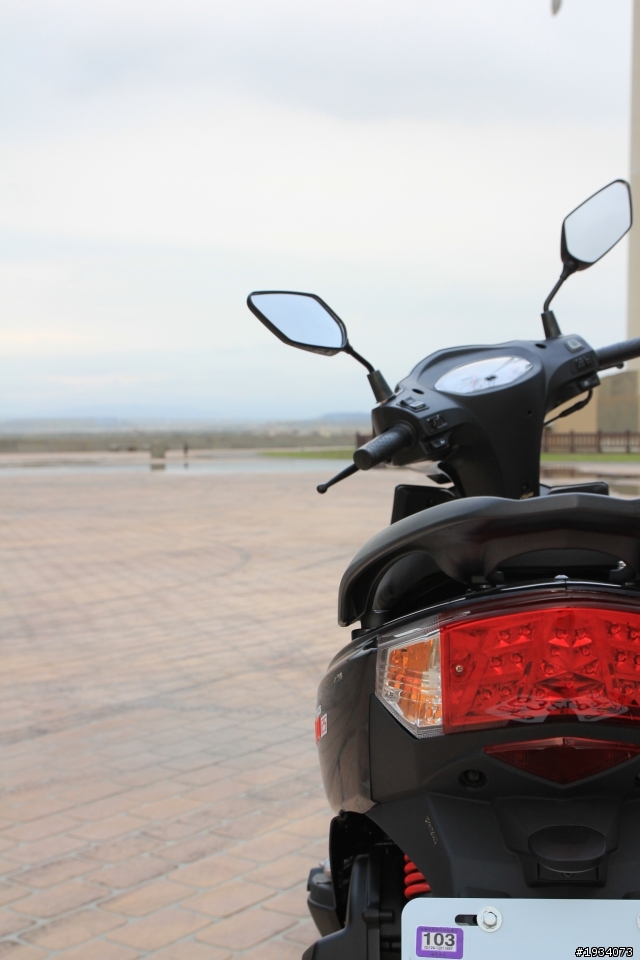[開箱] 很搞剛的SYM GT125 EVO開箱分享