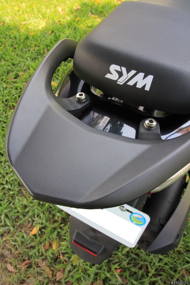 [開箱] 很搞剛的SYM GT125 EVO開箱分享
