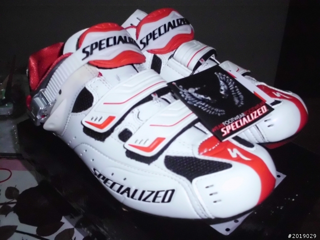 [簡易開箱]Specialized Pro Rd碳纖底公路車鞋