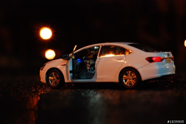Luxgen 5 sedan 1:18 開箱  (第一次開箱...)