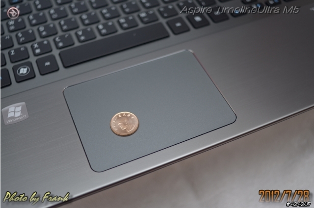 [開箱] 輕薄大螢幕 Acer Aspire Timeline Ultrabooks M5 - 581TG