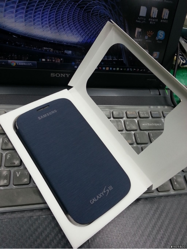◢開箱◣我的早鳥預購活動贈品SIII 32GB--原廠藍色皮套及16GB記憶卡