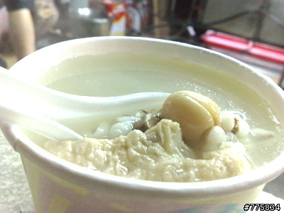 【美食】永遠在排隊的騎樓下臭豆腐