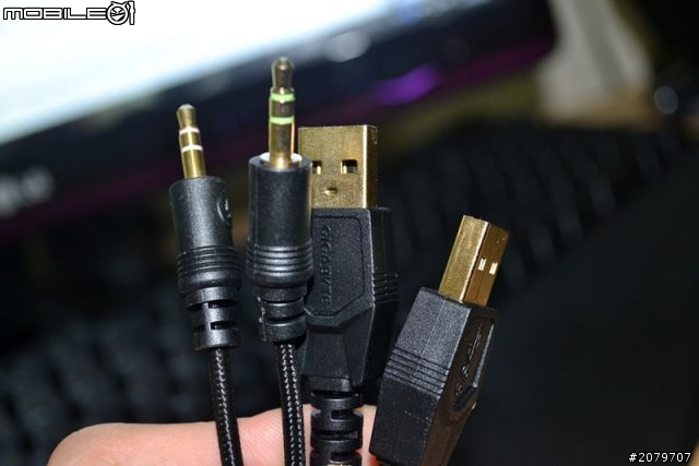 GIGABYTE Aivia Osmium  機械鍵盤入 (不專業開箱文）