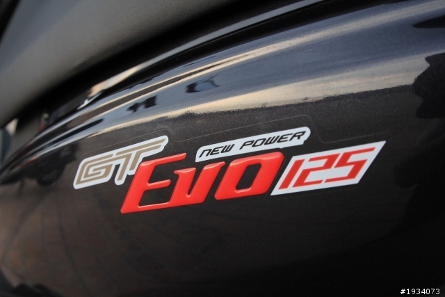 [開箱] 很搞剛的SYM GT125 EVO開箱分享
