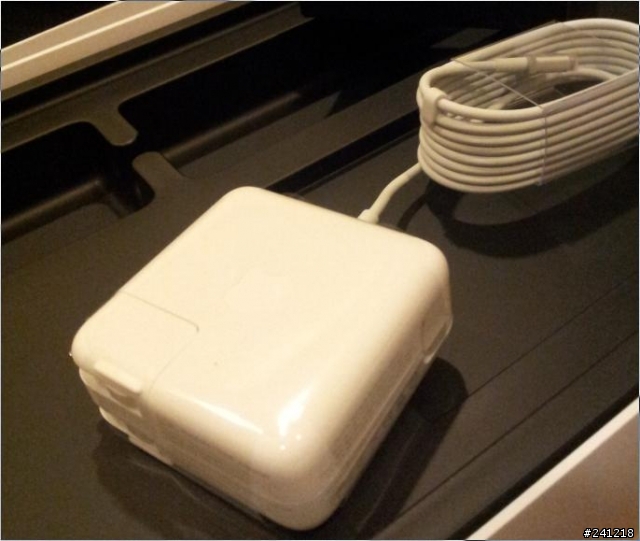 2012 macbook air 到貨了，真的是太消魂了！