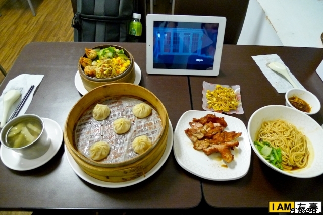 [食記] 龍城湯包  (推龍城雞腿麵~)