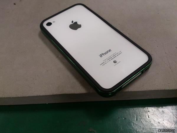 請問有人也使用 SGP Neo Hybrid Case 聖誕 綠版 這款殼嗎