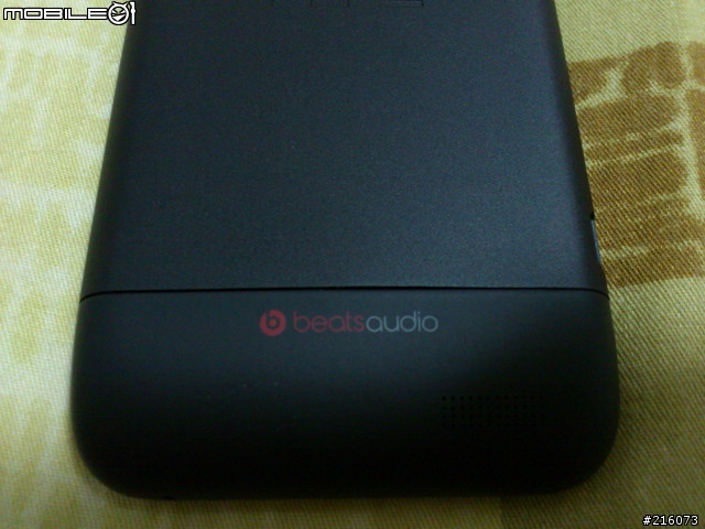 ONE V開箱 黃斑3次送修經驗(換機) 金屬保護殼