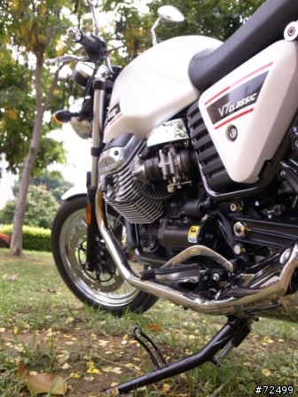 [開箱] (7/29更新) 就是愛復古風!! Moto Guzzi V7 Classic 圖多見諒!
