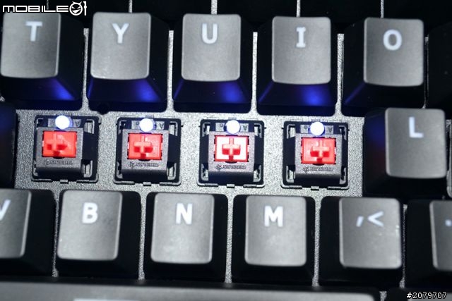 GIGABYTE Aivia Osmium  機械鍵盤入 (不專業開箱文）