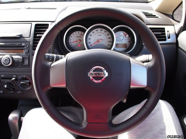 [新車開箱] Nissan Tiida 我的巧克力踢打!!