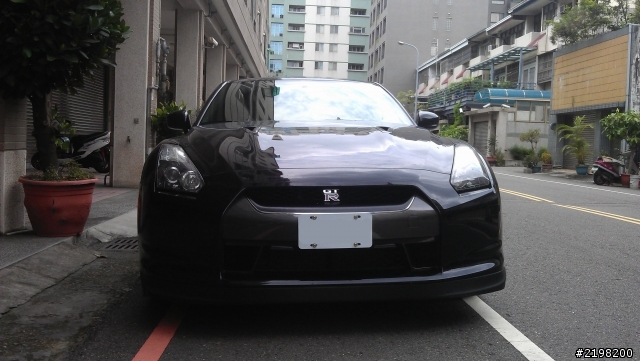 巧遇NISSAN GT-R