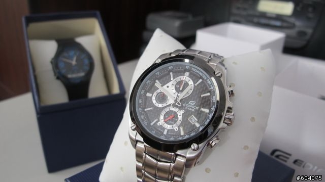 [雙開箱] CASIO EDIFICE 三眼計時錶 & CASIO平價雙顯運動錶