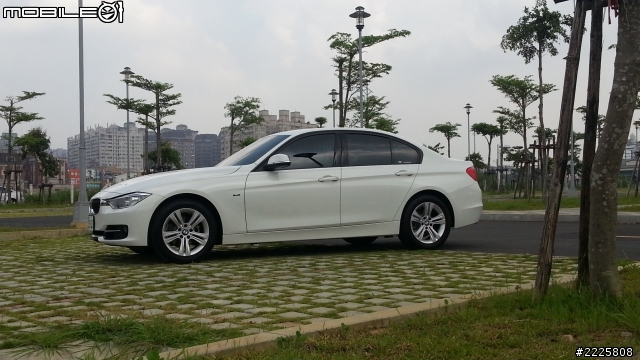 開箱2  BMW  F30  320i SPORT 白   圖多