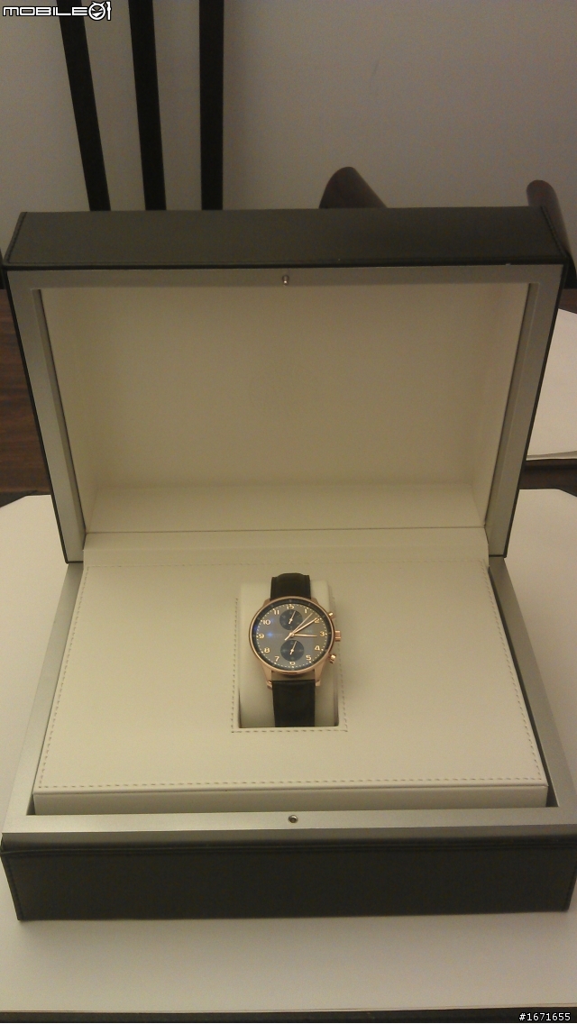 嗯........小弟第一次開箱.........IWC