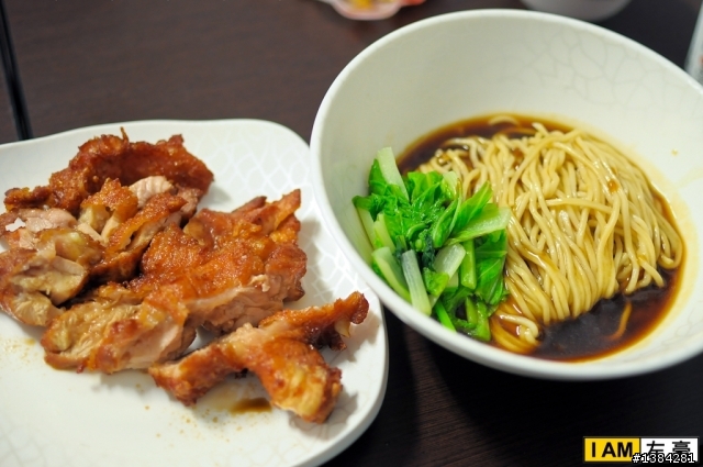 [食記] 龍城湯包  (推龍城雞腿麵~)