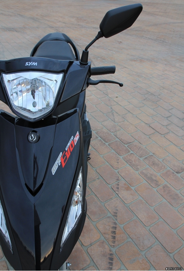 [開箱] 很搞剛的SYM GT125 EVO開箱分享