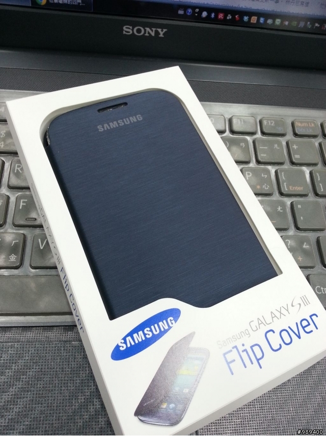 ◢開箱◣我的早鳥預購活動贈品SIII 32GB--原廠藍色皮套及16GB記憶卡