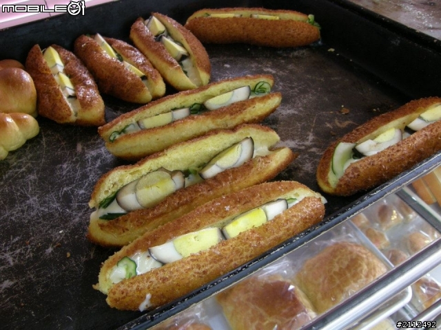 2012/7/11~~林內永光西點麵包店{出名的有夾蛋沙拉.爆漿大波蘿}