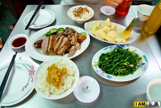 [食記] 仁武。橋邊鵝肉店 (鵝油香蔥外銷海外!)