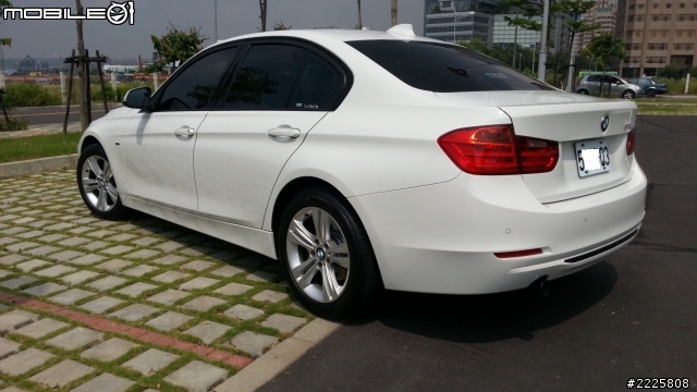 開箱2  BMW  F30  320i SPORT 白   圖多