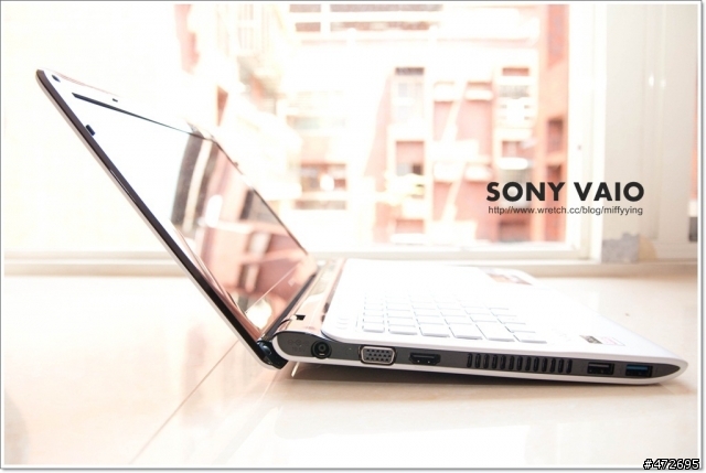 SONY VAIO E系列:純白迷人的SVE11116