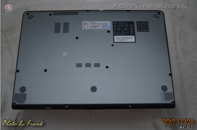 [開箱] 輕薄大螢幕 Acer Aspire Timeline Ultrabooks M5 - 581TG