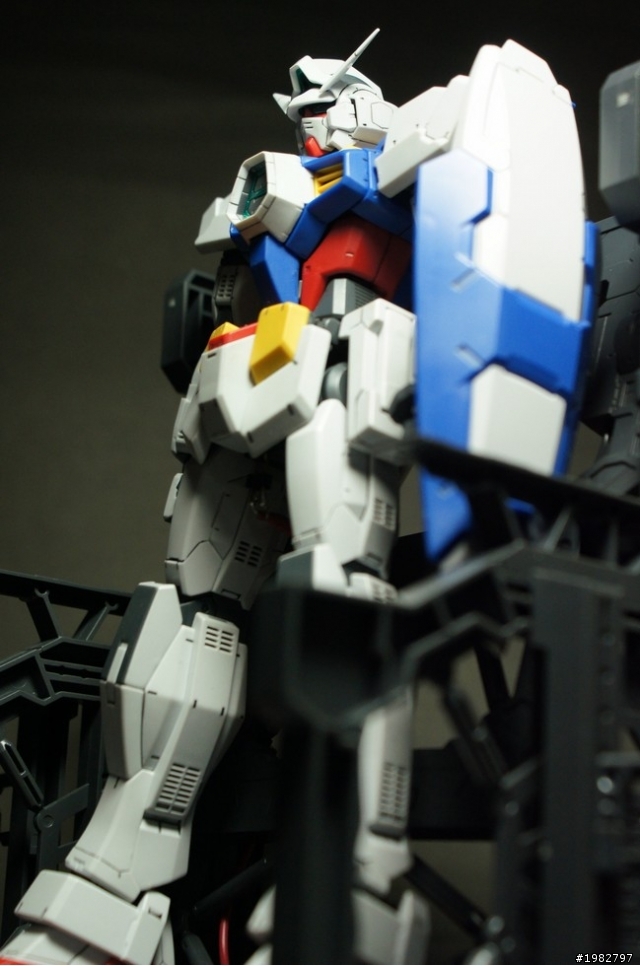 [ 鋼彈模型 ]MG AGE-1 腦部挖空LED置入手術