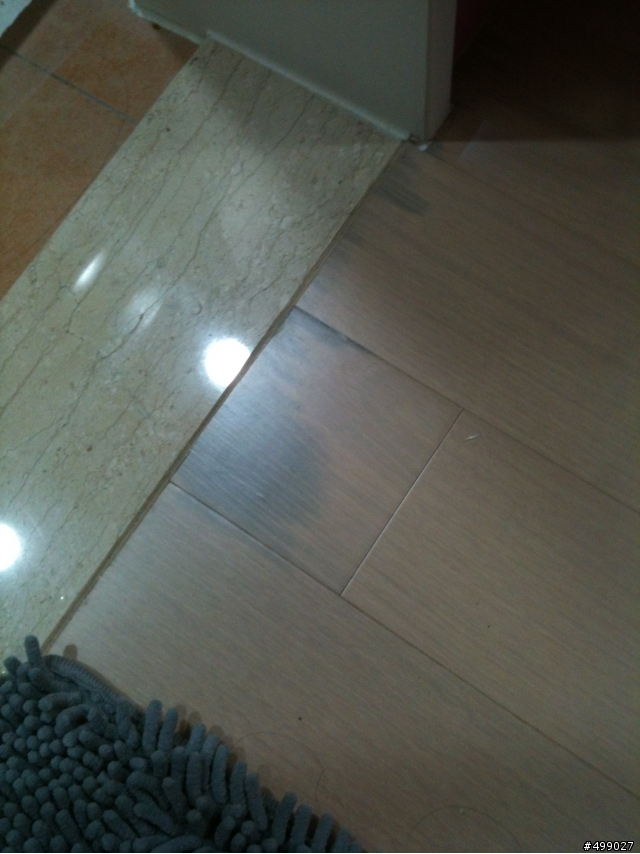 海島型木地板變色了