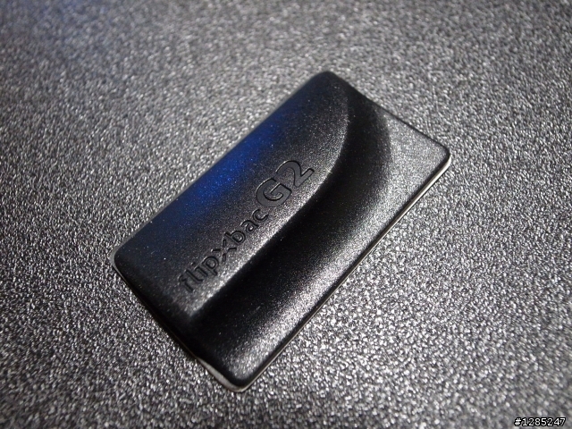 幫 RX100 加個小握把：Flipbac Camera Grip