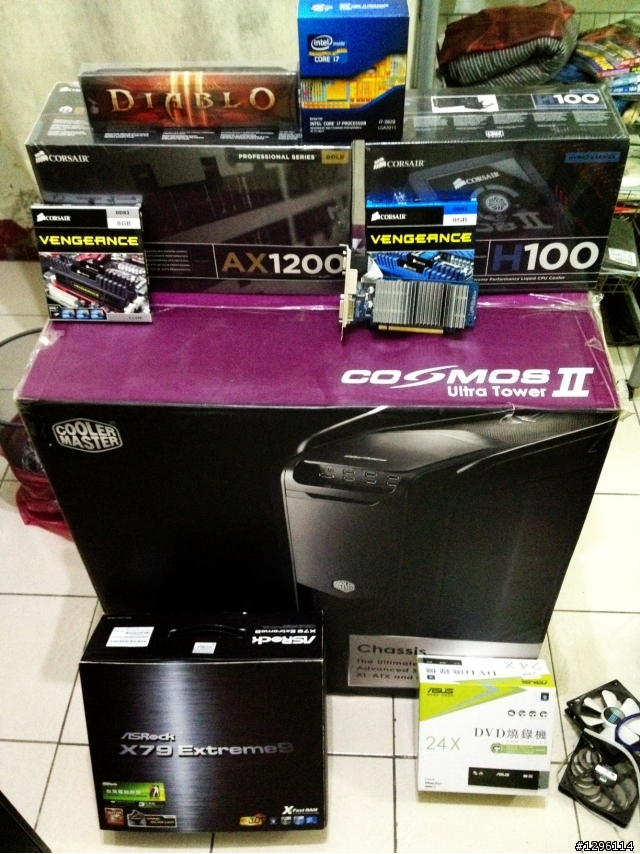 [開箱圖多]三年之後酷媽COSMOS II I7 3820與海盜船H100水冷的享受...