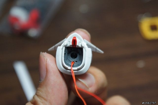 [ 鋼彈模型 ]MG AGE-1 腦部挖空LED置入手術