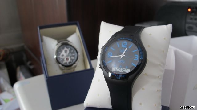 [雙開箱] CASIO EDIFICE 三眼計時錶 & CASIO平價雙顯運動錶