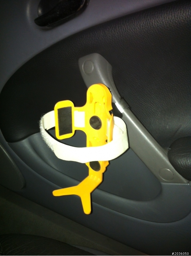 SAAB 9-5 外掛置杯架DIY