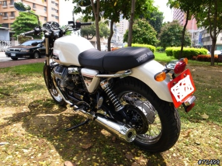 [開箱] (7/29更新) 就是愛復古風!! Moto Guzzi V7 Classic 圖多見諒!