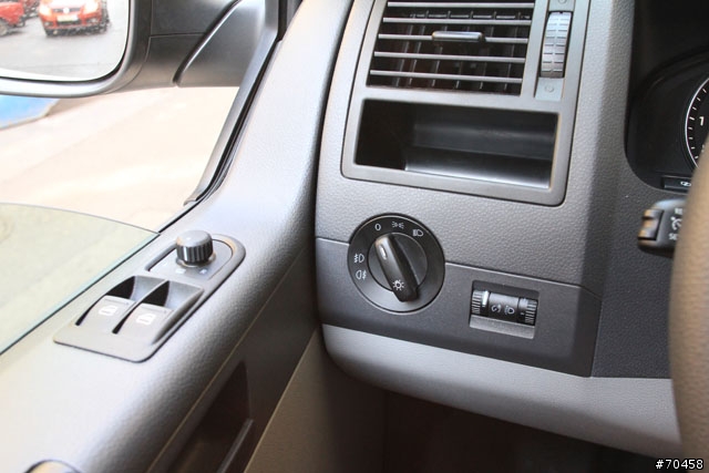 [開箱] 歐規Volkswagen T5 Caravelle 2.0TDI Bluemotion