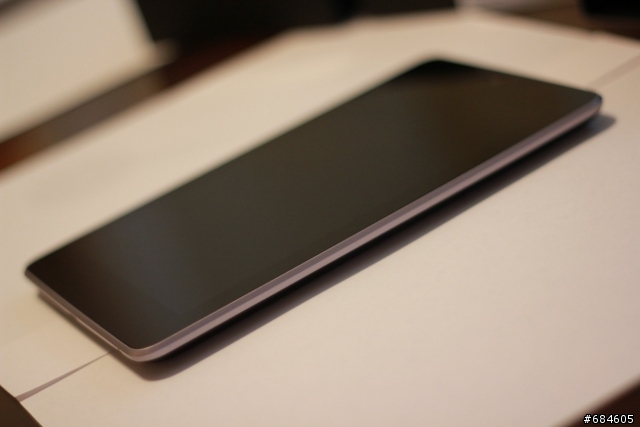 非常不專業之Google Nexus 7 開箱文~