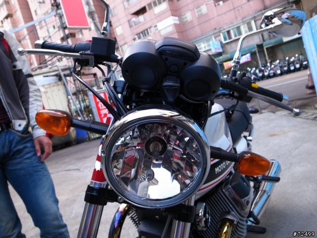[開箱] (7/29更新) 就是愛復古風!! Moto Guzzi V7 Classic 圖多見諒!