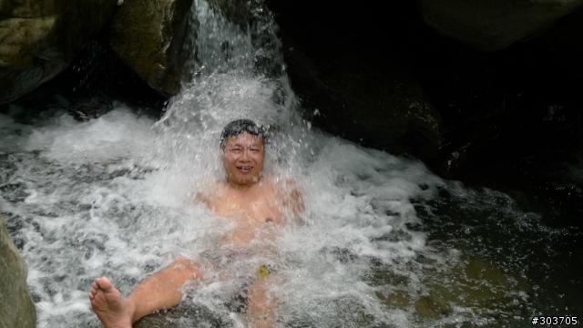 大熱天之小錦屏野溪溫泉