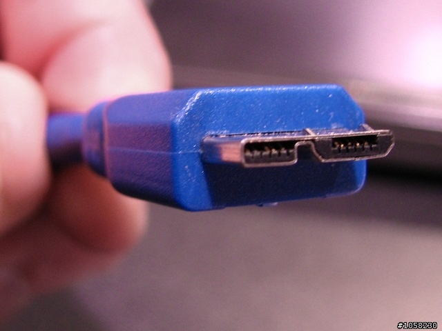 usb 3.0 跟 usb 2.0 的疑問??