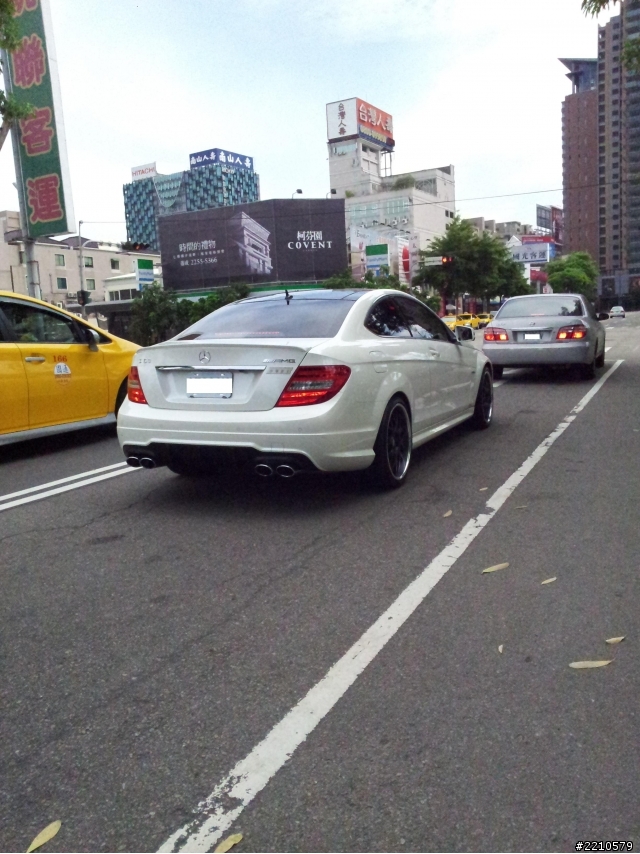 兩台C63 酷貝
