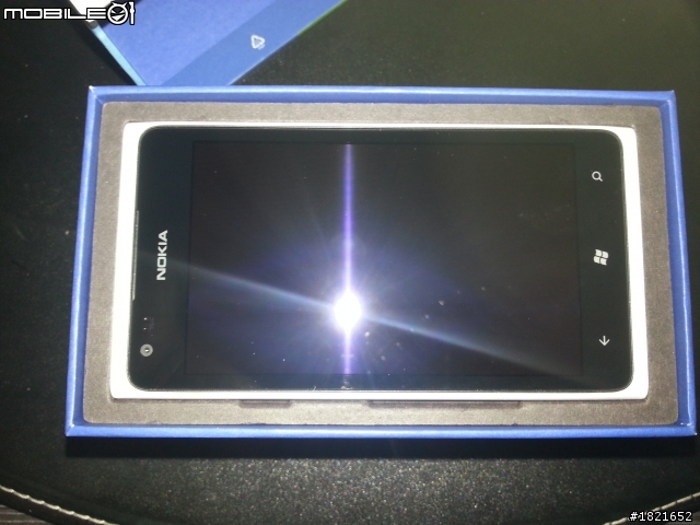 Nokia Lumia 900開箱