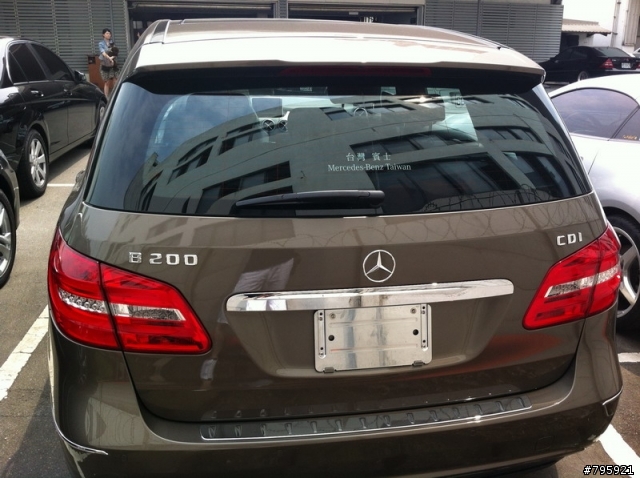 瞧見 B200CDI~