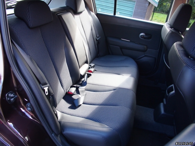 [新車開箱] Nissan Tiida 我的巧克力踢打!!