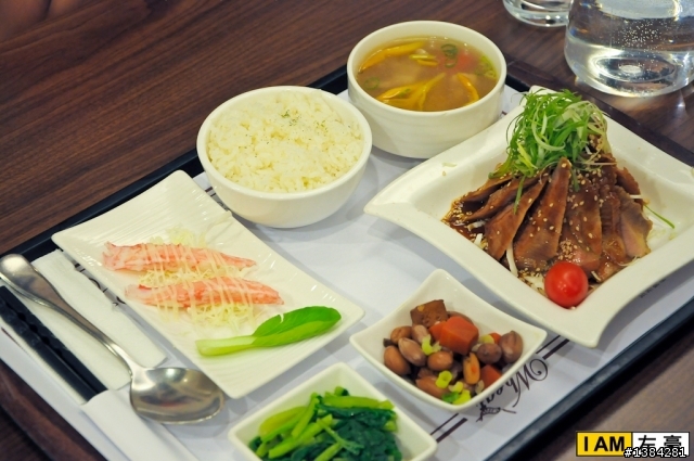 [食記] 小麥廚坊烘培餐廳 (推～健康麵包餐!)